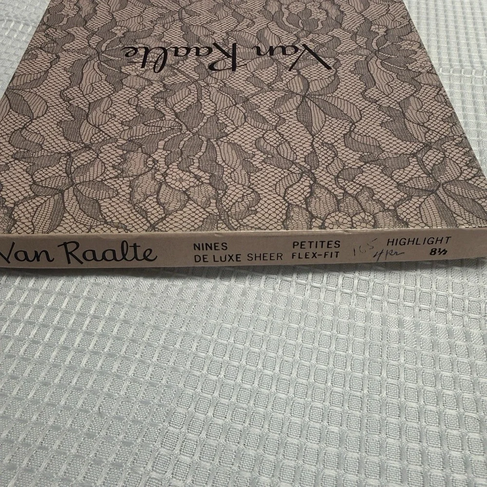 3‎ Vtg 50s Van Raalte Nines Sheer Highlight 8.5P Nylon Stockings Seams New Box